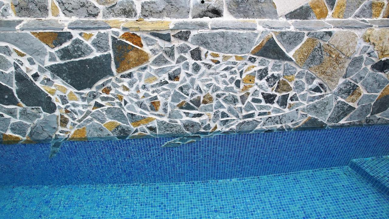 Penthouse Stoliv New Spa-Pool Villa Is Located 5M From The Sea, Exclusive Terrace,Private Jetty Wih Sunbeds, Pebble Beach, Secluded Location Total Area 375M2 At Your Disposal Kotor Bagian luar foto