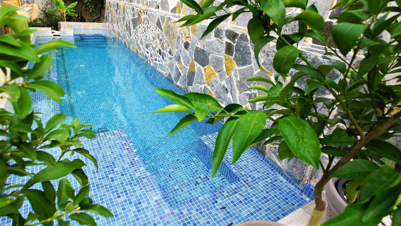 Penthouse Stoliv New Spa-Pool Villa Is Located 5M From The Sea, Exclusive Terrace,Private Jetty Wih Sunbeds, Pebble Beach, Secluded Location Total Area 375M2 At Your Disposal Kotor Bagian luar foto