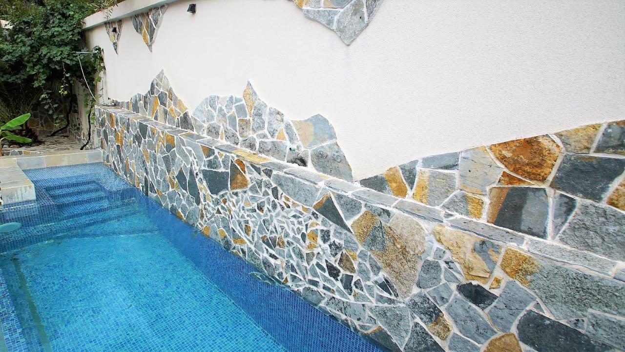 Penthouse Stoliv New Spa-Pool Villa Is Located 5M From The Sea, Exclusive Terrace,Private Jetty Wih Sunbeds, Pebble Beach, Secluded Location Total Area 375M2 At Your Disposal Kotor Bagian luar foto