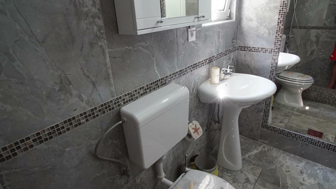 Penthouse Stoliv New Spa-Pool Villa Is Located 5M From The Sea, Exclusive Terrace,Private Jetty Wih Sunbeds, Pebble Beach, Secluded Location Total Area 375M2 At Your Disposal Kotor Bagian luar foto