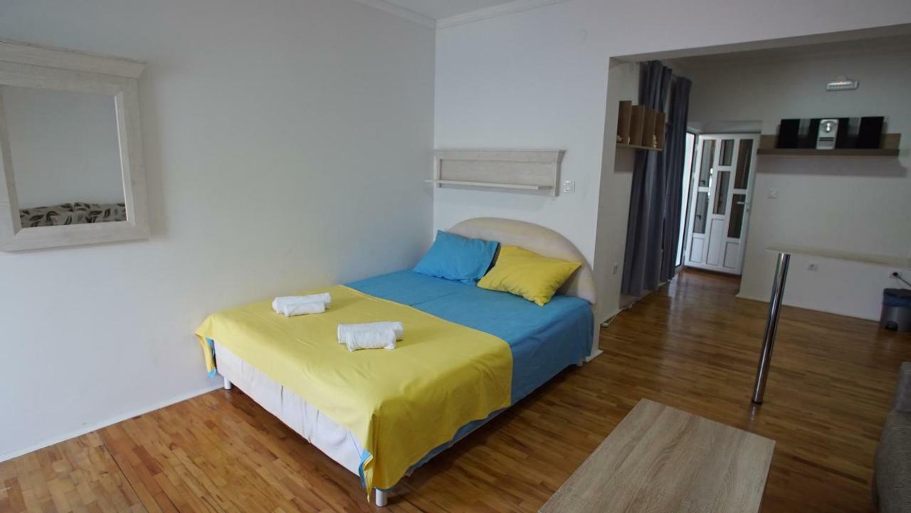 Penthouse Stoliv New Spa-Pool Villa Is Located 5M From The Sea, Exclusive Terrace,Private Jetty Wih Sunbeds, Pebble Beach, Secluded Location Total Area 375M2 At Your Disposal Kotor Bagian luar foto